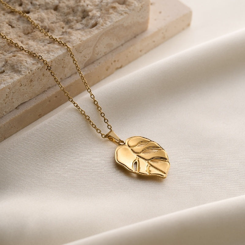 18K Gold Leaf & Flower Pendant Necklace | KAH Jewelry