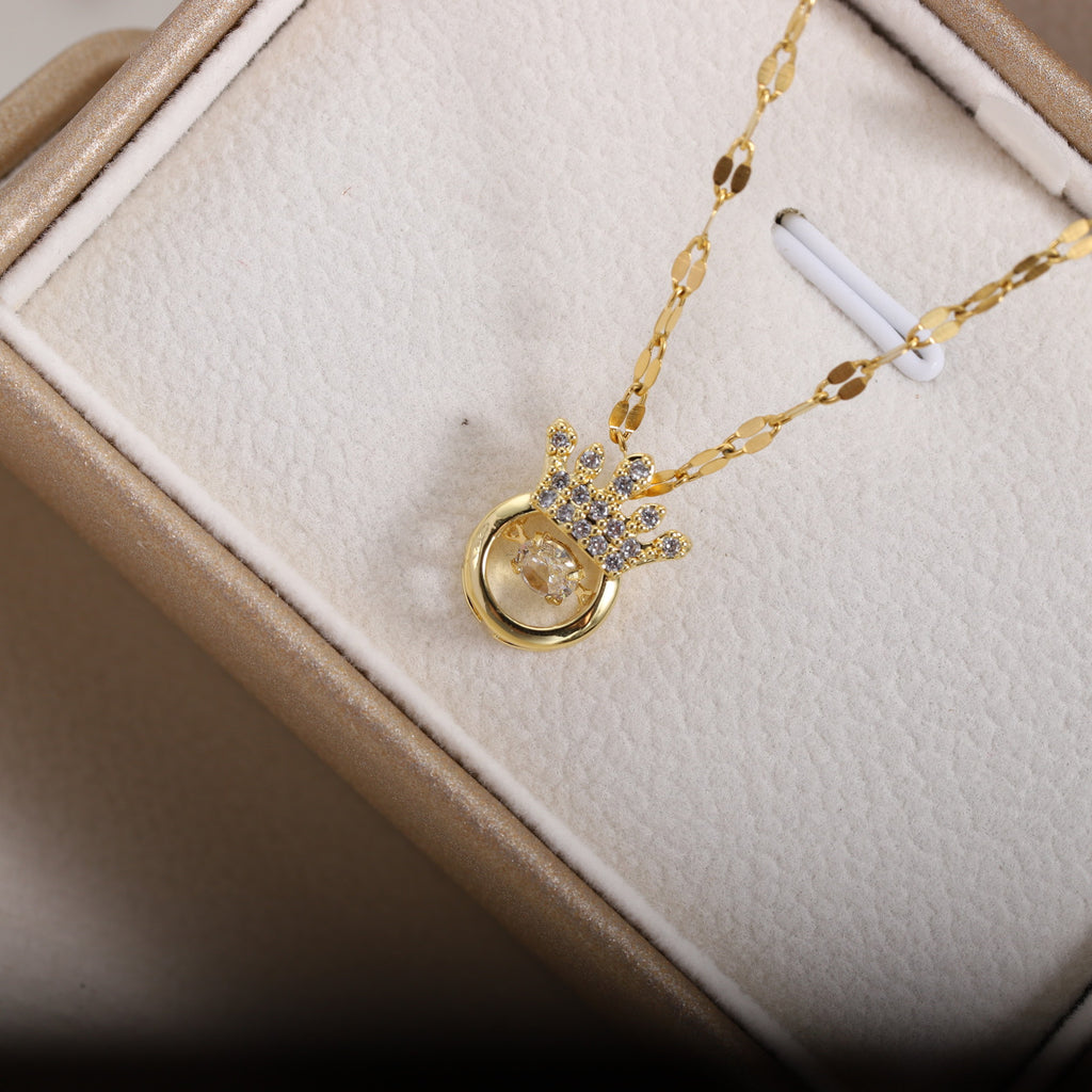 Crown Heart Collarbone Necklace